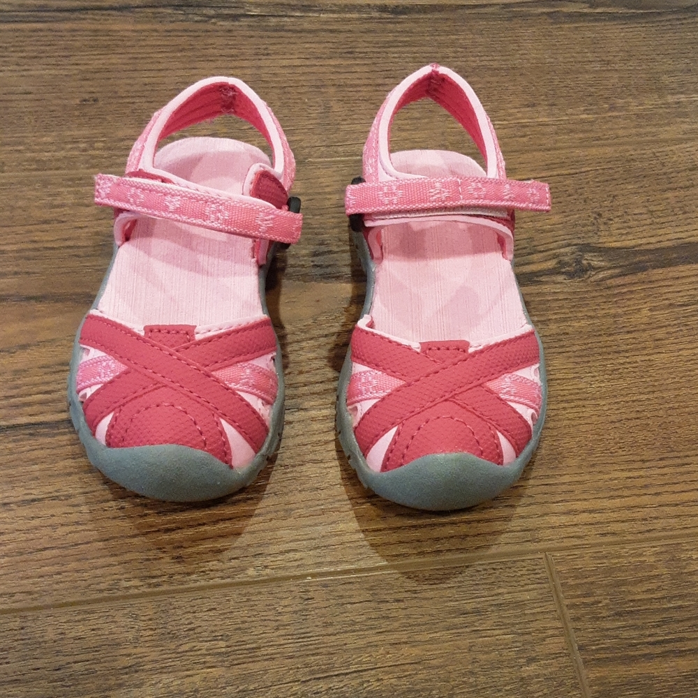 Baby girls sandal size 6